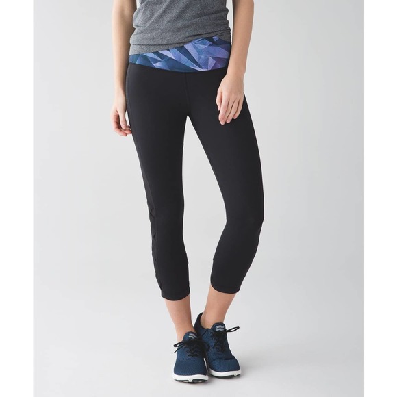 Lululemon Leggings 6 Black Pretty Prism Var City Crop High Rise Mesh - Picture 1 of 16